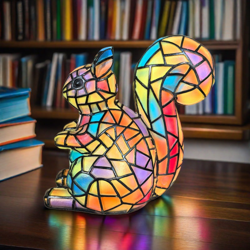 Pompon – Magisk ekornlampe i farget glass