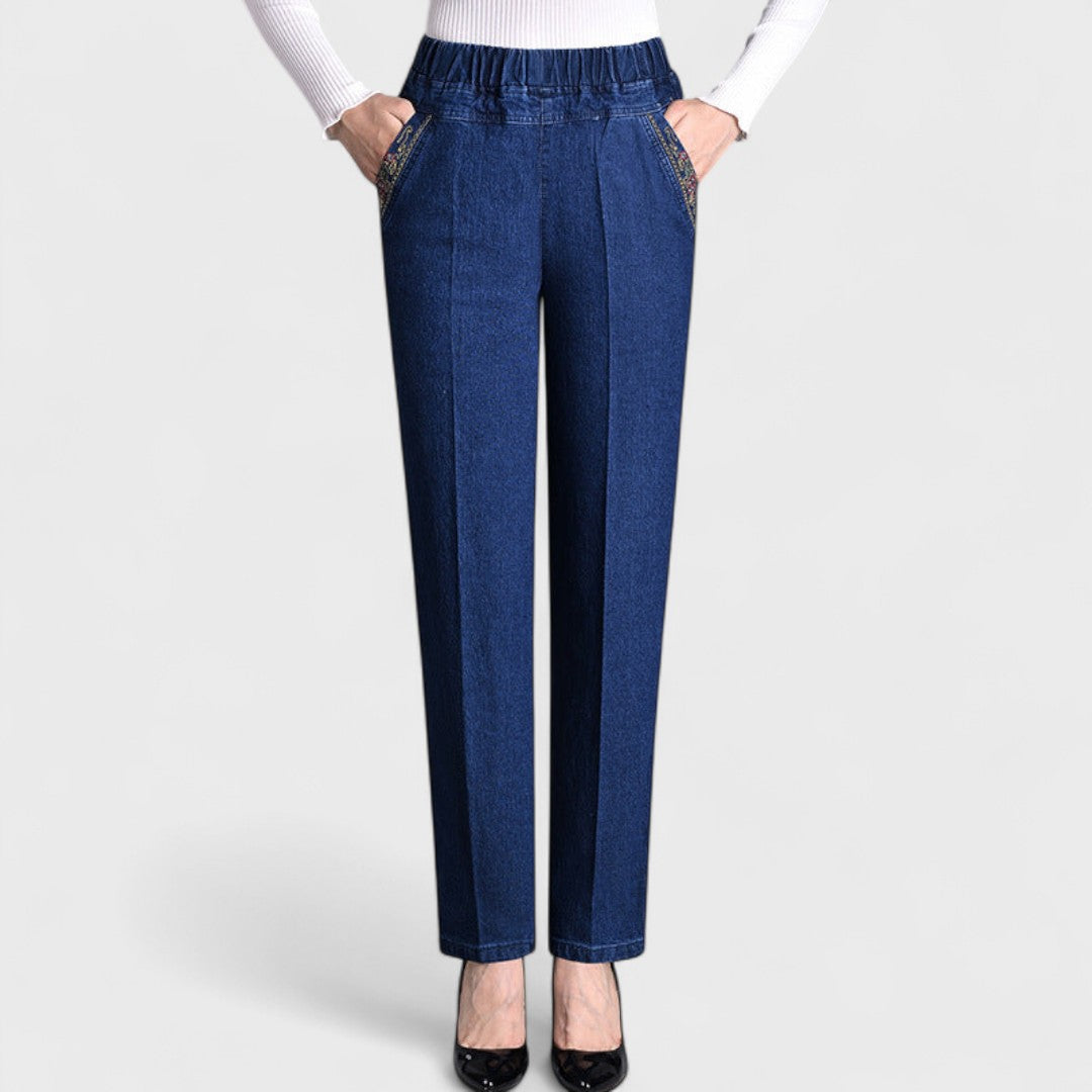 Maira – Tidløse jeans med komfort og funksjonalitet