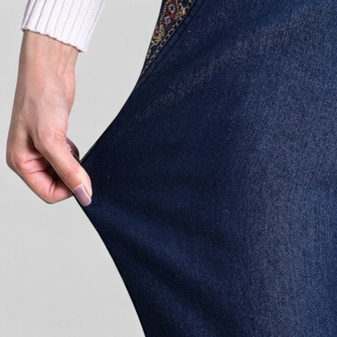 Maira – Tidløse jeans med komfort og funksjonalitet