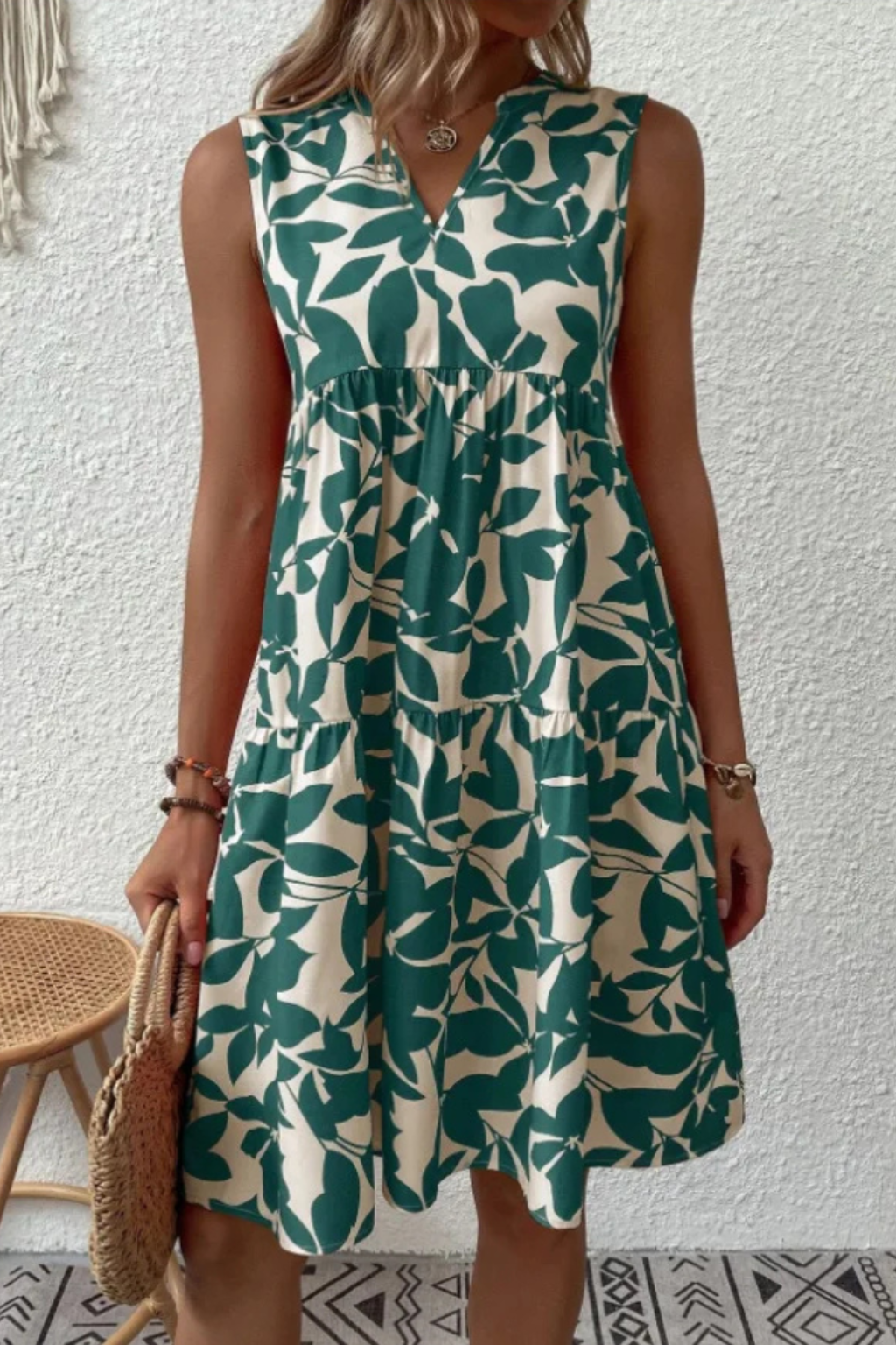 Silje™ | Trendy ermeløs blomsterkjole
